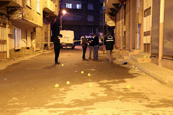 Gaziantep’te vahşet! Sosyal medyadaki tartışma sokağa taştı: 1 ölü, 3 yaralı - 3