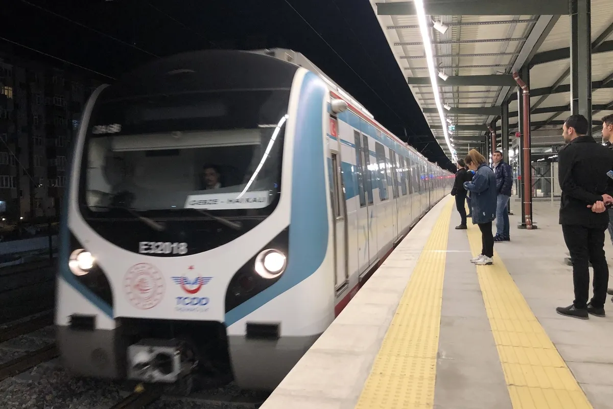 Halkalı’dan Gebze yönüne ilk gece treni 23.28’de kalkacak. (A Haber Foto Arşivi)