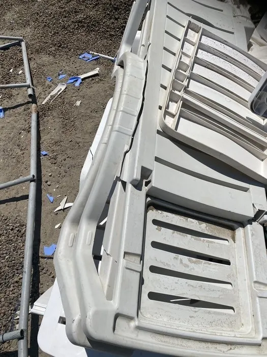 Ayvalık Belediyesi'nden gece yarısı şezlong operasyonu: Her şeyi kırdılar! Vatandaşlar isyan etti: Yıldırma politikası var! - 2