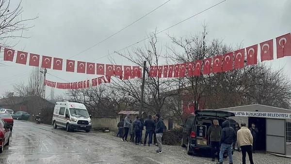 Türkiye kahraman şehitlerini son yolculuğuna uğurladı | Hamile eş ve anneden şehide son veda! 6 ilde tören