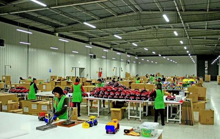 Bir tır dolusu oyuncak gönderildi! Deprem bölgesindeki çocukların yüzü gülecek