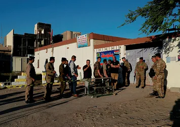 Irak'ta 'özel oylama' başladı
