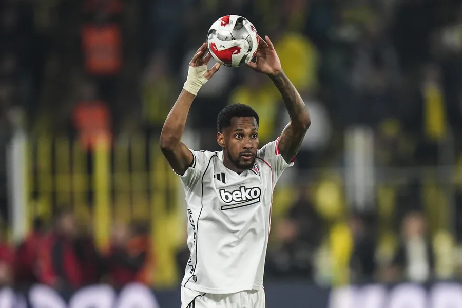 kanarya-uzatmalarda-hayat-buldu-fenerbahce-besiktasi-tek-golle-gecti-1775416688513.jpg Fotoğraf (AA)