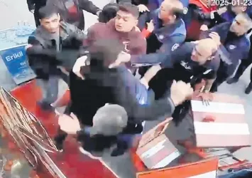 İzmir Bornova'da zabıta ekipleri terör estirdi! Engelli genci hastanelik ettiler
