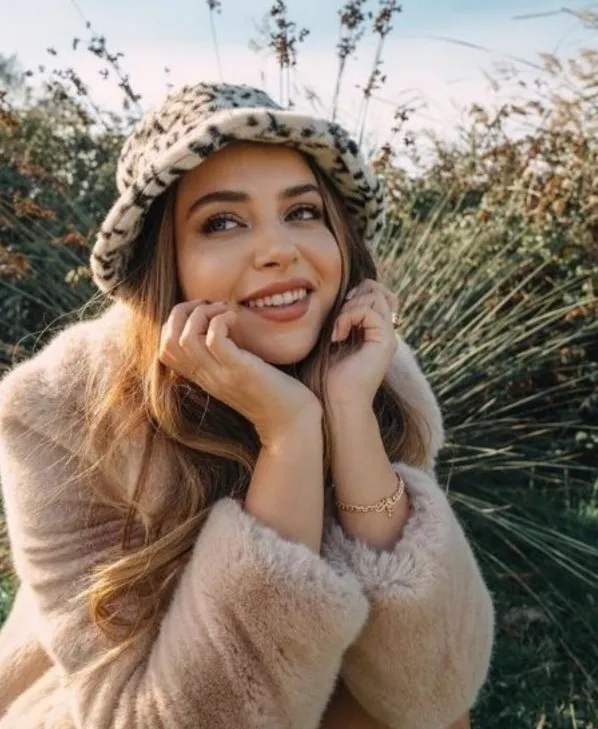 black-friday-basladi-alisveris-cilginligi-en-cok-fenomenlerin-ekmegine-yag-surdu-bir-gunde-ceplerine-giren-par-1669365521223.jpg Black Friday başladı! Alışveriş çılgınlığı en çok fenomenlerin ekmeğine yağ sürdü! Bir günde ceplerine giren parayı duyunca kulaklarınıza inanamayacaksınız