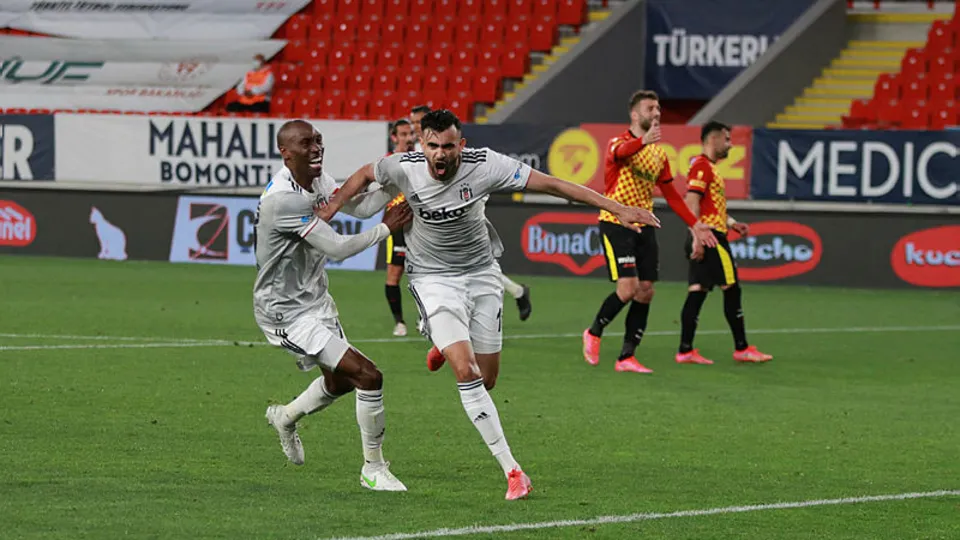 Beşiktaş ve Galatasaray arasında prestij savaşı! Kazanan kim olacak? Flaş gelişme