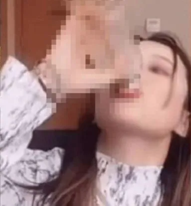 tiktok fenomeni canli yayinda canina kiydi yakilan kullerini tiktok fenomeni canli yayinda canina kiydi yakilan kullerini