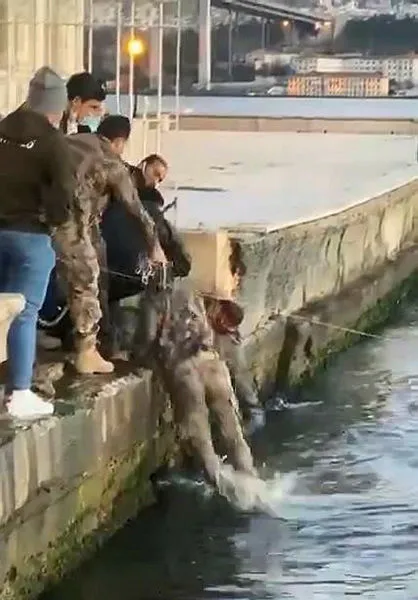 İstanbul’da fotoğraf çeken turist hayatının şokunu yaşadı! Özel Harekat Polisi böyle kurtardı - 7
