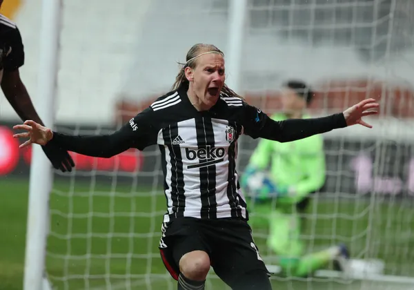 Ligde zirve yarışı sil baştan! Beşiktaş 1-1 Fenerbahçe MAÇ SONUCU-ÖZET