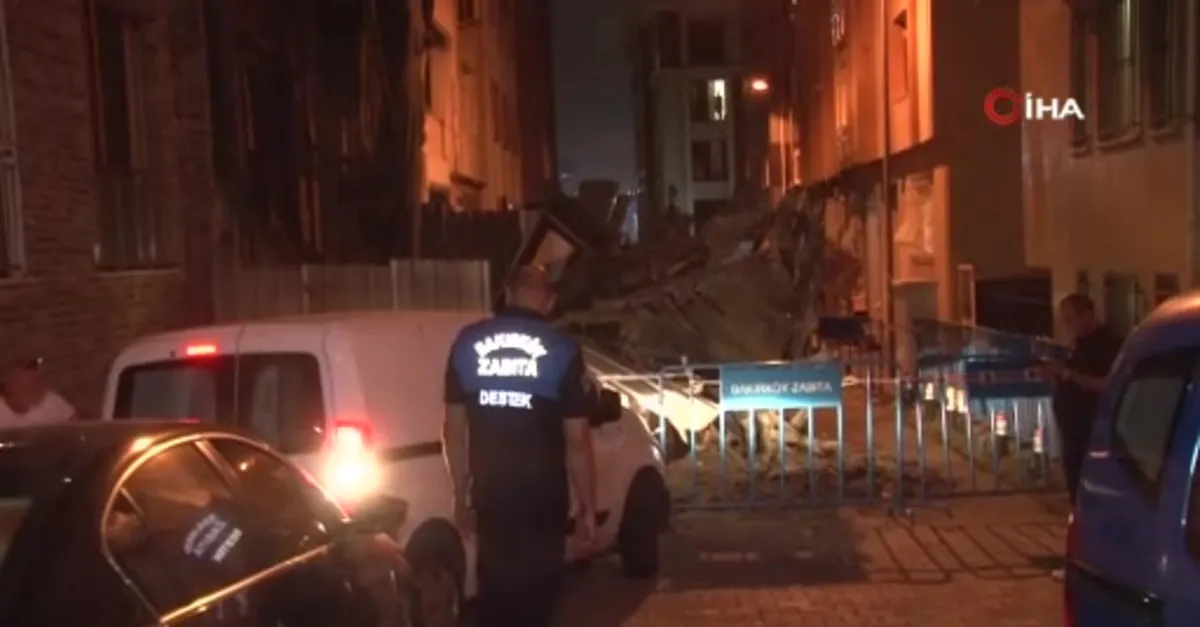 Bakırköy'deki tarihi binada kısmi çökme