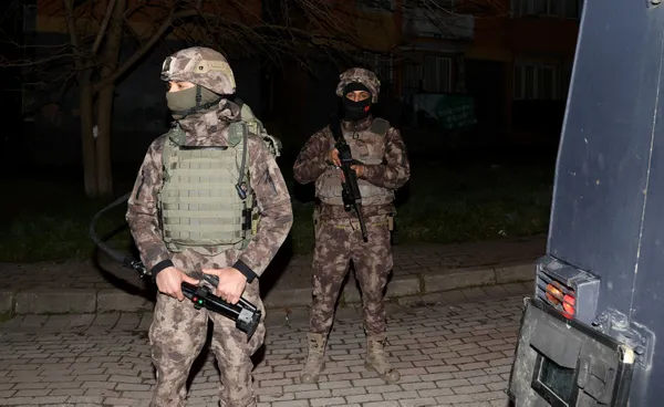 İstanbul’da PKK/KCK operasyonu! HDP Beşiktaş ve HDP Kağıthane ilçe başkanı gözaltında