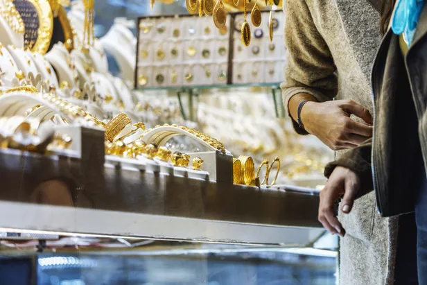 Altın yeniden yön değiştirdi! 24 Haziran gram, çeyrek, tam altın fiyatları ne kadar? Canlı altın takip ekranı!