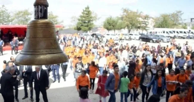 Bakan Selçuk: Okulların tam olarak açılması birinci senaryomuz