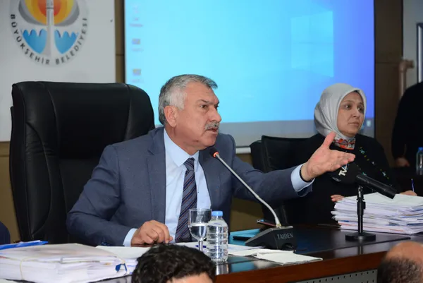 1672976493048.jpg CHP'li Adana Büyükşehir Belediye Başkanı Zeydan Karalar işçi kıyımına doymadı - 5