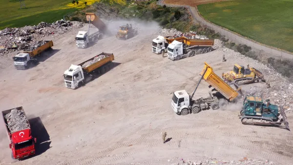 afet-bolgesinde-son-durum-enkaz-kaldirma-calismalari-ne-zaman-bitecek-1680339357877.jpg Afet bölgesinde son durum! Enkaz kaldırma çalışmaları ne zaman bitecek? - 3