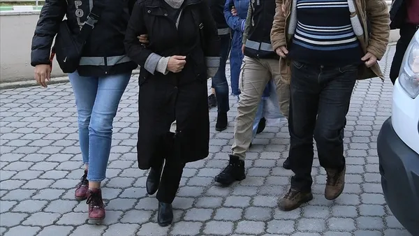 FETÖ ablası cezaevinden çıkınca da rahat durmadı! - 2