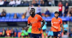 Demba Ba Başakşehir’e, Adebayor Fenerbahçe’ye!