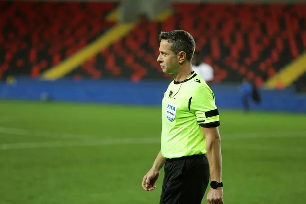 Halis Özkahya kimdir? Gaziantep Kasımpaşa maçında ilginç olay! Oyuncular soyunma odasından geri çağrıldı - 4