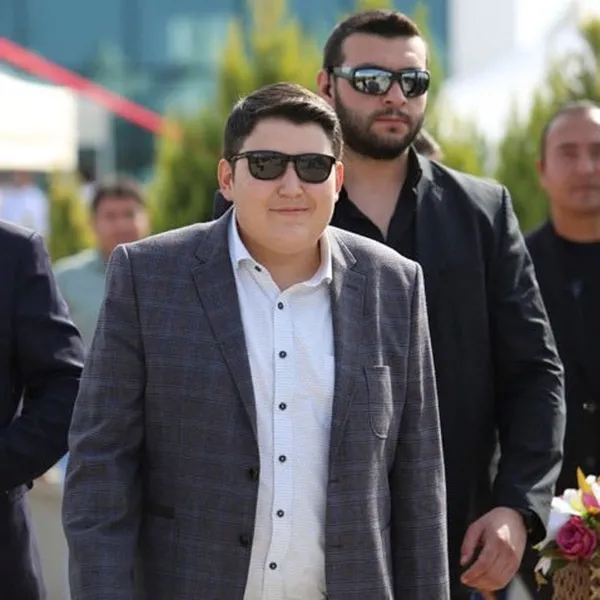 ciftlik-bank-vurguncusu-mehmet-aydindan-flas-aciklama-en-kisa-surede-turk-yargisina-teslim-olacagim-1625079615665.jpg Çiftlik Bank vurguncusu Mehmet Aydın'dan flaş açıklama: En kısa sürede Türk yargısına teslim olacağım - 3