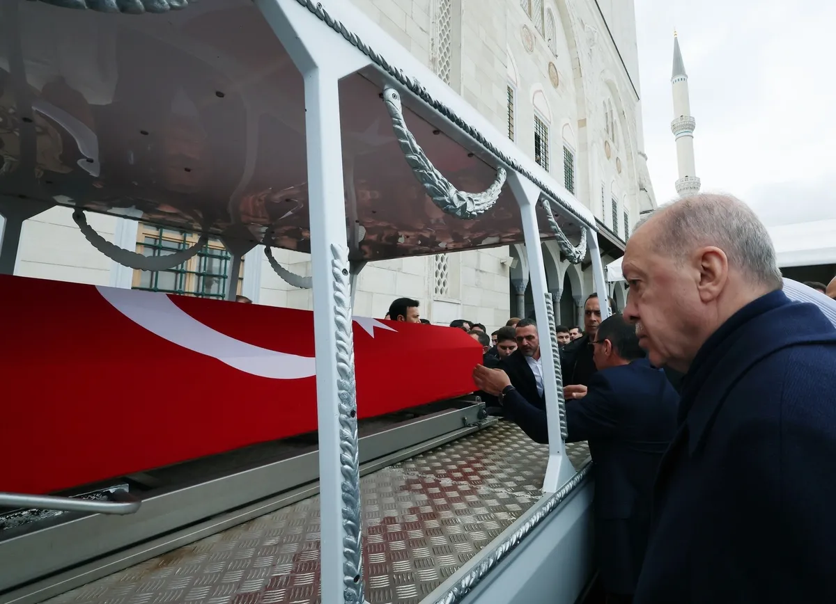 uskudar-belediye-baskan-vekili-dundar-ziya-gultekine-veda-baskan-erdogan-tabutuna-omuz-verdi-1792150025088.jpeg Üsküdar Belediye Başkan Vekili Dündar Ziya Gültekin'e veda! Başkan Erdoğan tabutuna omuz verdi - 1