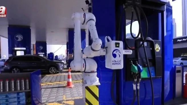 Yapay zekalı robotik kol benzin istasyonunda!