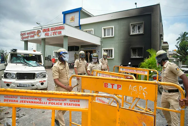 Hindistan'da Hz. Muhammed'e yönelik aşağılık mesaj! Protestolarda 3 kişi vefat etti - 8