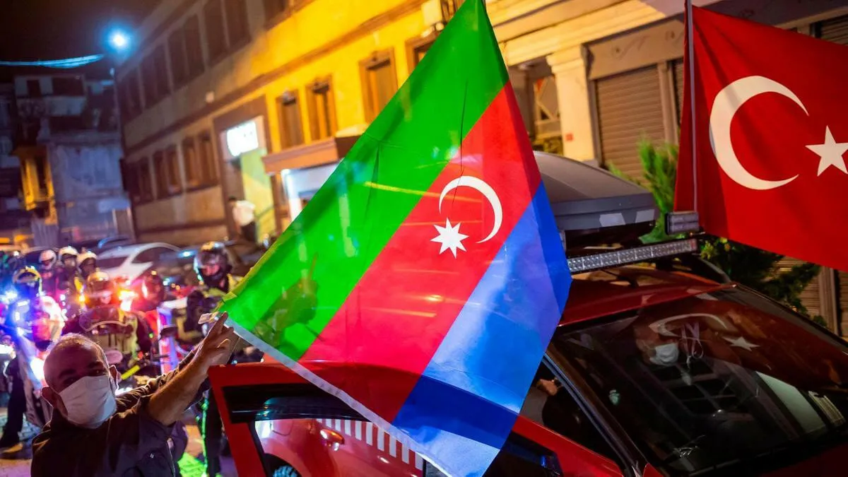 Yalanın batsın France 24! Destek konvoyunun görüntülerini "Türkler Ermeni mahallelerini bastı" diye haber yaptılar