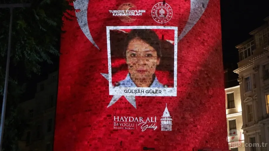 15 Temmuz kahramanları yad ediliyor! Haydarpaşa Gar Binası ve Galata Kulesi'nde mapping gösterileri... 13