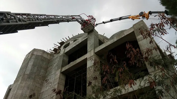 Adana'da cami inşaatında iskele çöktü: 3 yaralı - 2