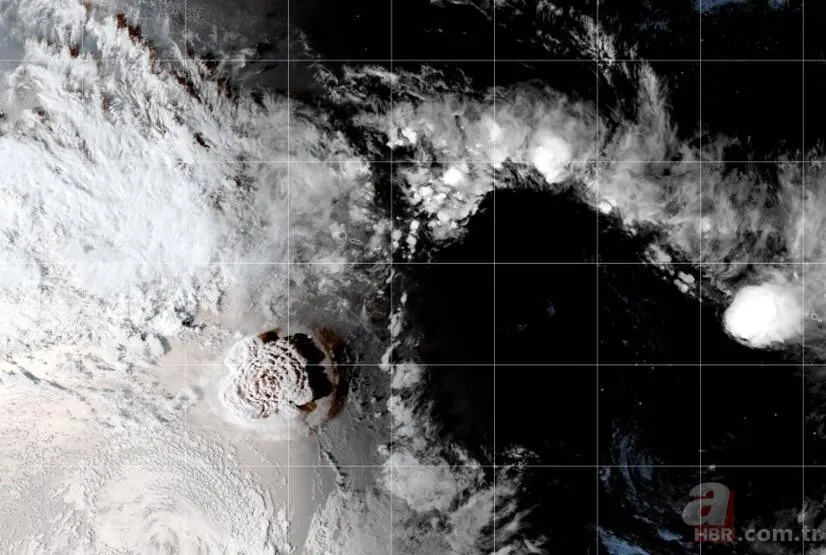 Keşif uçakları bölgeye gönderildi! Tonga'da meydana gelen volkan patlaması ve tsunami sonrası 100 bin kişiyle iletişim koptu 3