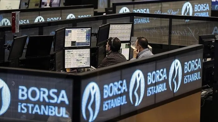 dolar-borsa-altin-ve-faizde-yil-sonu-beklentisi-belli-oldu-uzmanlardan-flas-tahmin-1755069823925.jpeg Borsa İstanbul'da faiz indirimlerinin sürmesiyle birlikte 11 bin puan barajının aşılması bekleniyor. (A Haber arşiv)