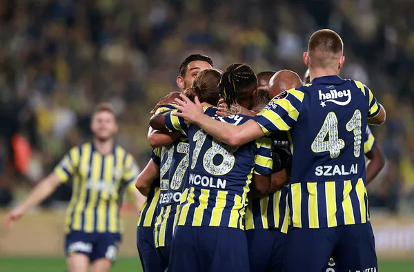 Kadıköy’de gol düellosu! Fenerbahçe 5-4 Karagümrük MAÇ SONUCU-ÖZET