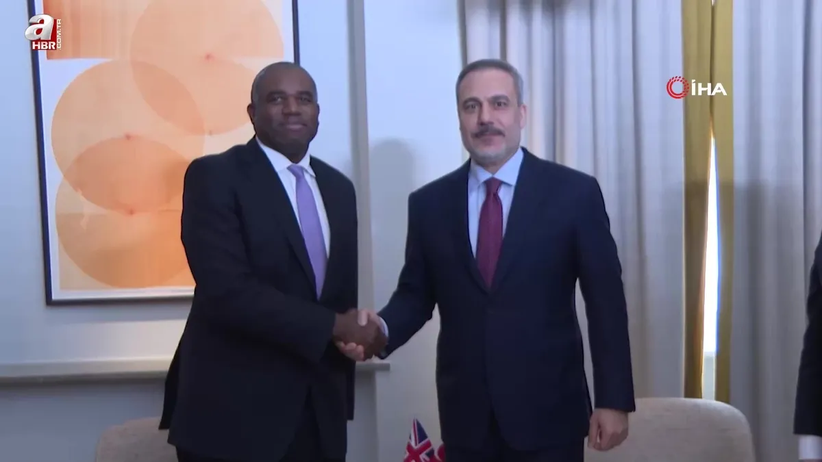 Bakan Fidan İngiliz mevkidaşı ile görüştü!