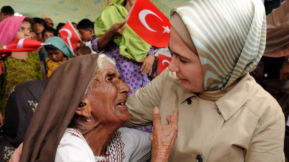 Emine Erdoğan'dan selden etkilenen Pakistan halkına "geçmiş olsun" mesajı