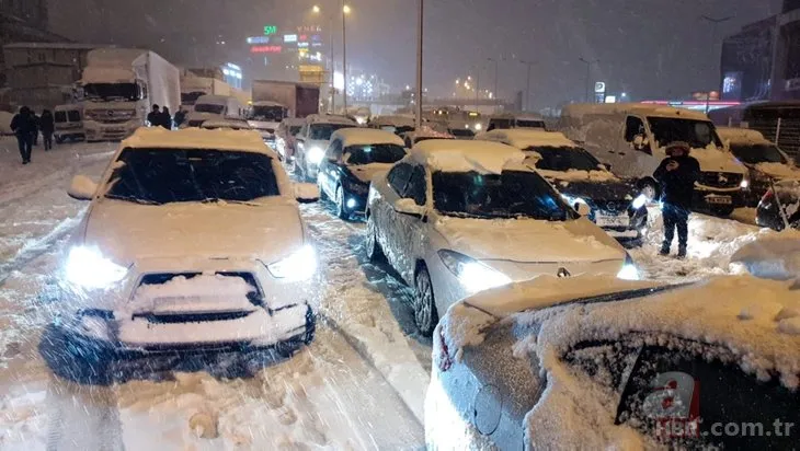 İBB İstanbul’da hayatı felç etti! TEM ve D-100’de kalan araçlar alınmayı bekliyor