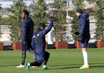 Emre Belözoğlu takımla çalıştı
