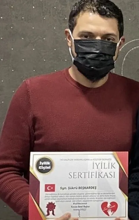 istanbulda-doviz-burosunda-milyonluk-vurgun-agabey-kacti-kardesi-tutuklandi-1665641206942.jpg İstanbul’da döviz bürosunda milyonluk vurgun! Ağabey kaçtı kardeşi tutuklandı - 5