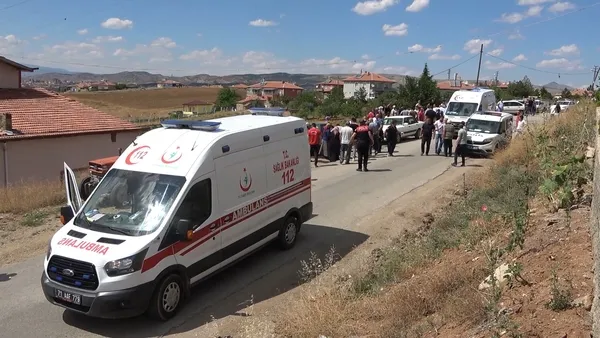 kirikkalede-2-arac-burun-buruna-carpti-cok-sayida-yarali-var-1657637455292.jpg Kırıkkale’de 2 araç burun buruna çarptı! Çok sayıda yaralı var - 3