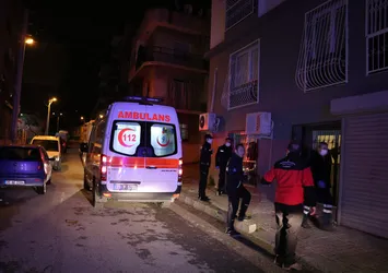 İzmir'de evde doğum yapan kadının yardımına sağlık ekipleri yetişti