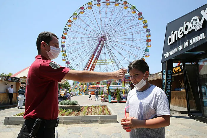 Lunapark ve tematik parklar açıldı - 1