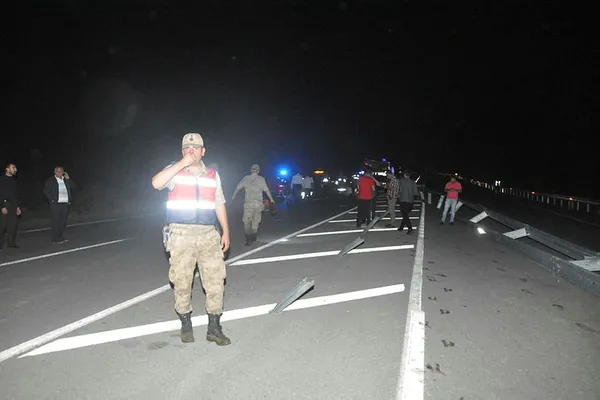 Son dakika: Sivas Koyulhisar'da HES kanalı patladı - 2