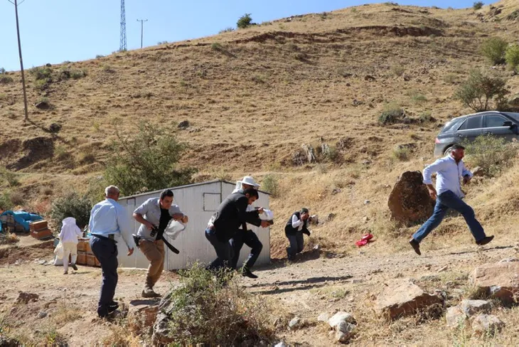 Verimli bal sezonu için şükür duasında arılar saldırdı - 5
