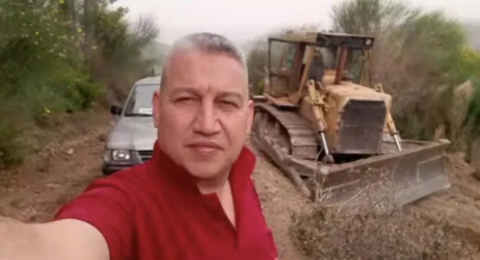 Fedakâr dozer operatöründen Muğla'daki orman yangınında alevlere set: 'Çık oradan' uyarılarına rağmen görevini bırakmadı - 4