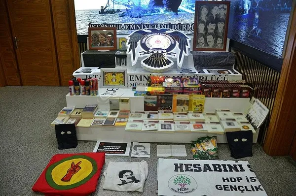 HDP binası terör örgütü PKK’nın deposu çıktı! Çok sayıda poster ve doküman ele geçirildi