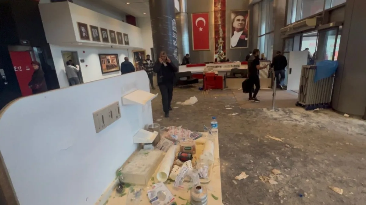 CHP ile Yeni Parti arasında talan savaşı: Milyonluk demirbaş ve eşyalar kayıp