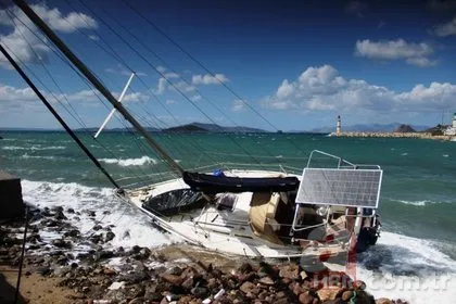 Bodrum’da milyonluk tekne karaya vurdu