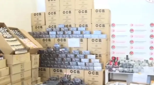 dublor-tir-operasyonu-istanbulda-38-milyon-tl-degerinde-kacak-esya-ele-gecirildi-1624087308572.jpg Dublör TIR operasyonu! İstanbul'da 38 milyon TL değerinde kaçak eşya ele geçirildi - 4