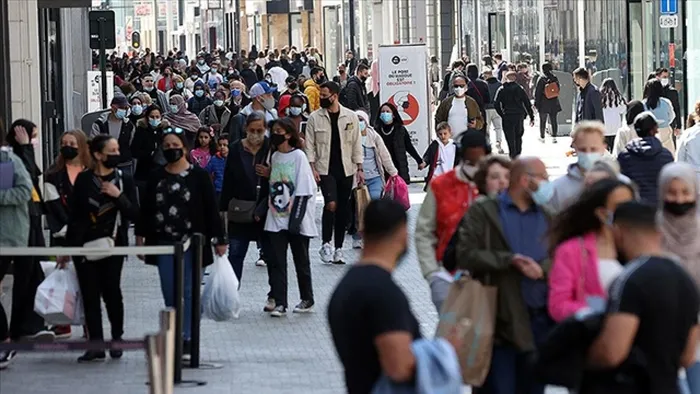 Son dakika: Bir AB ülkesi daha Covid-19 önlemlerini sıkılaştırdı - 2