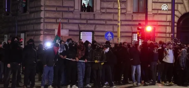 İtalya’da Gazze yürüyüşü! Yüzlerce kişi Soykırım dursun yazılı dövizlerle eylem yaptı