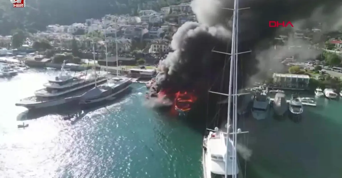 Fethiye'de teknede çıkan yangın söndürüldü